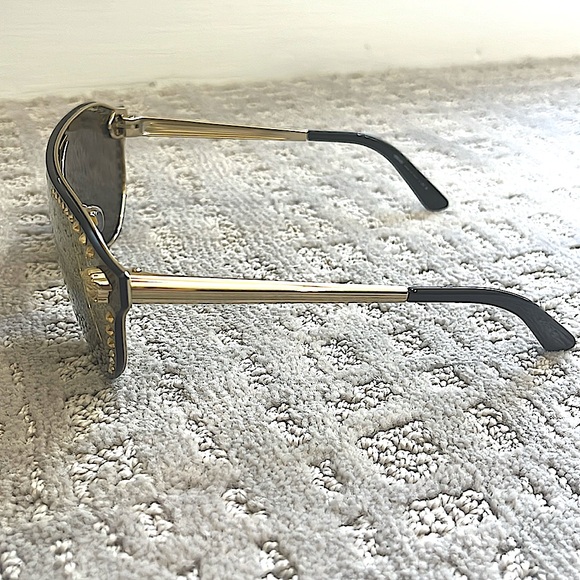 😎NIB Versace sunglasses - Picture 6 of 13